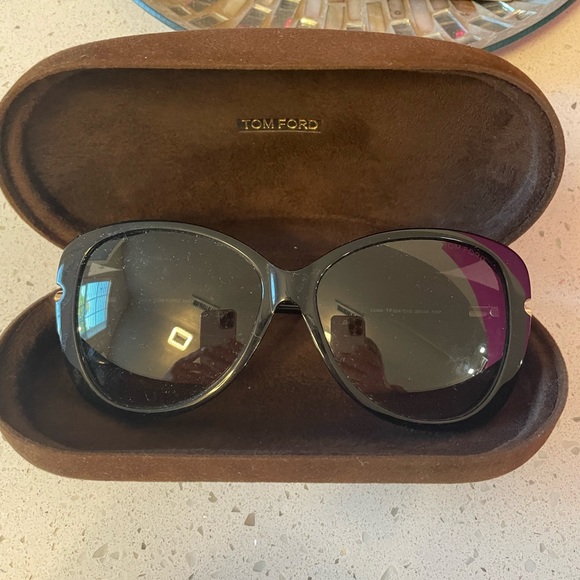 Tom Ford Black Sunglasses - Picture 4 of 5